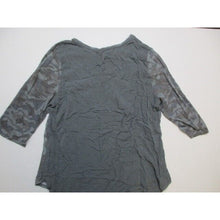 Load image into Gallery viewer, Brit &amp; Bridle Dusky Camo Hi-Low Tops 3/4 Sleeve Blouse - Size Medium **
